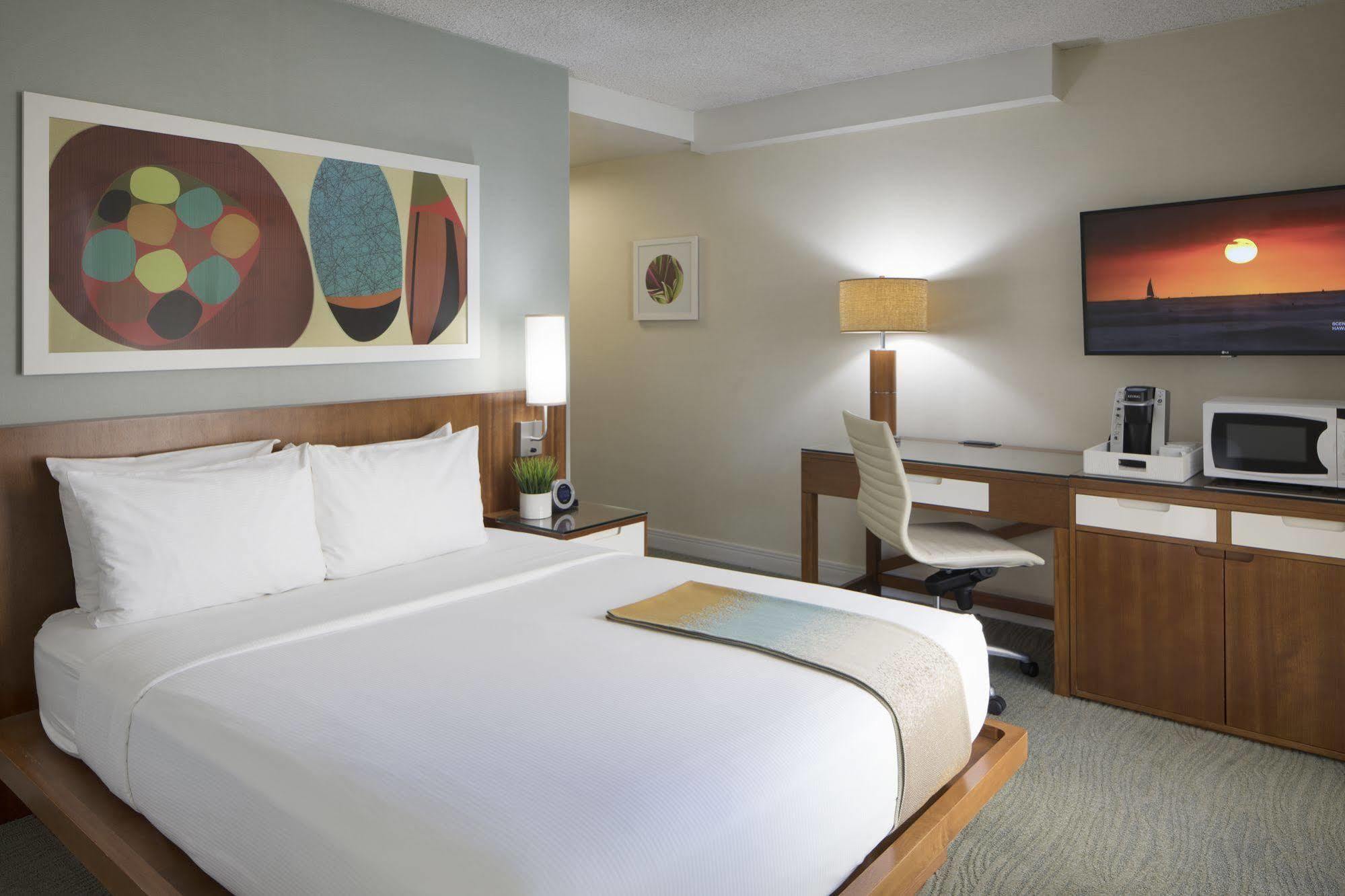 Shoreline Hotel Waikiki Гонолулу Экстерьер фото